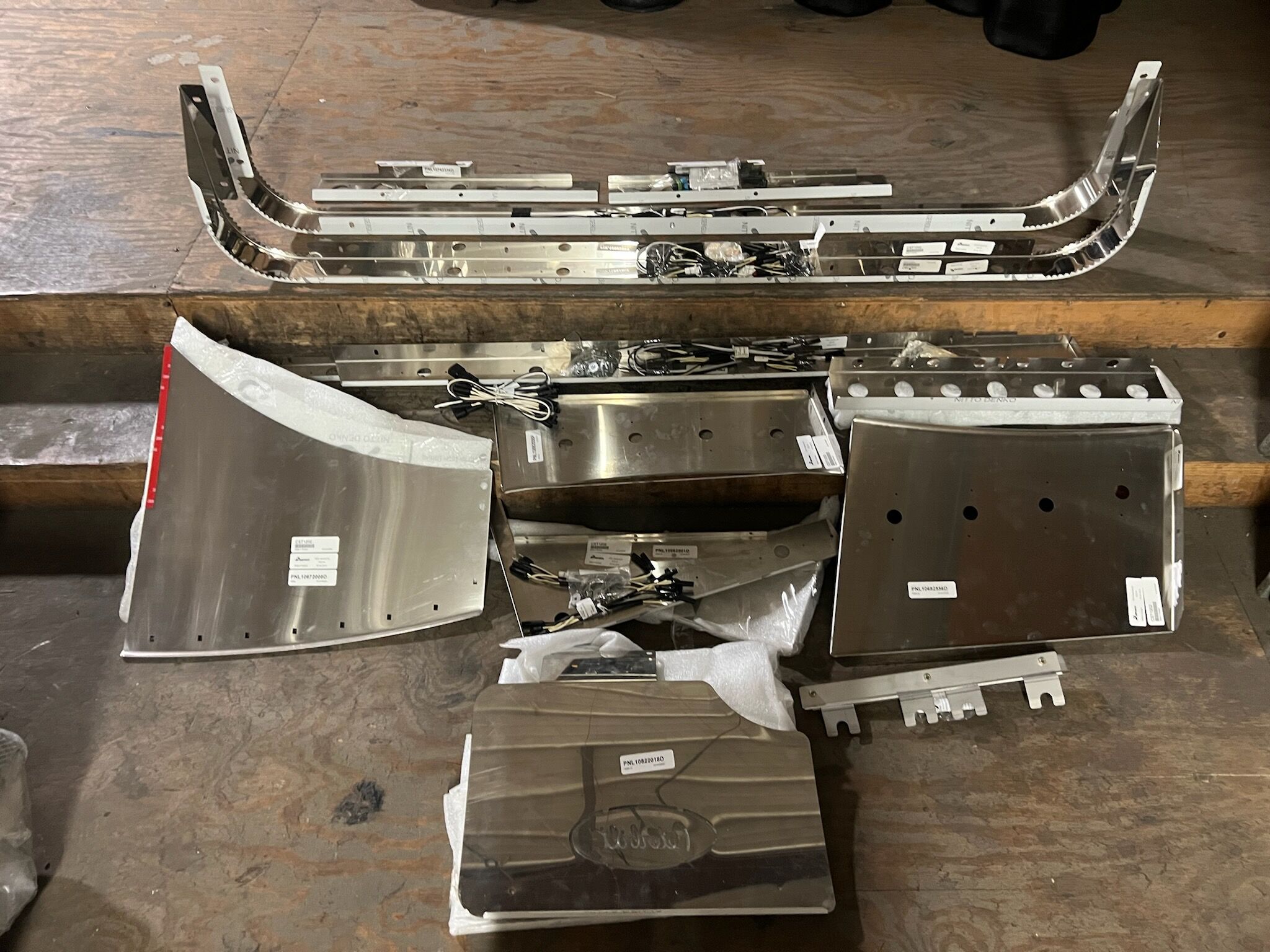 PETERBILT 89 PRE 2018 WITH 63/72" SLEEPER M5 - CST1202 PETERBILT 89 PRE 2018 WITH 63/72" SLEEPER M5 - CST1202